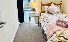 City Fringe Private Room - Your Urban Escape!
